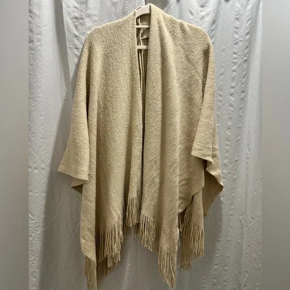 GUESS Elegant Tan Fringe Shawl - Picture 2 of 4